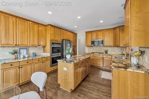 Kitchen - 50145 Tottenham Ct, Canton, MI 48187 photo 2 of 6