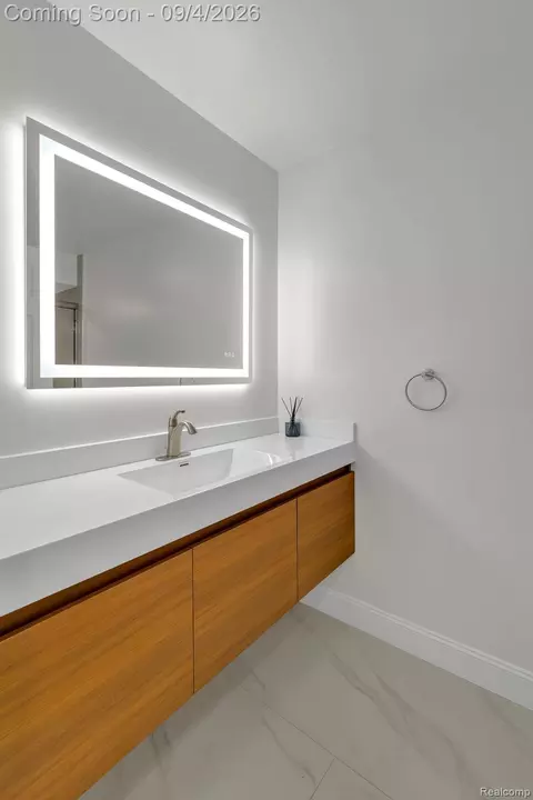 Bath - 50145 Tottenham Ct, Canton, MI 48187 photo 6 of 8