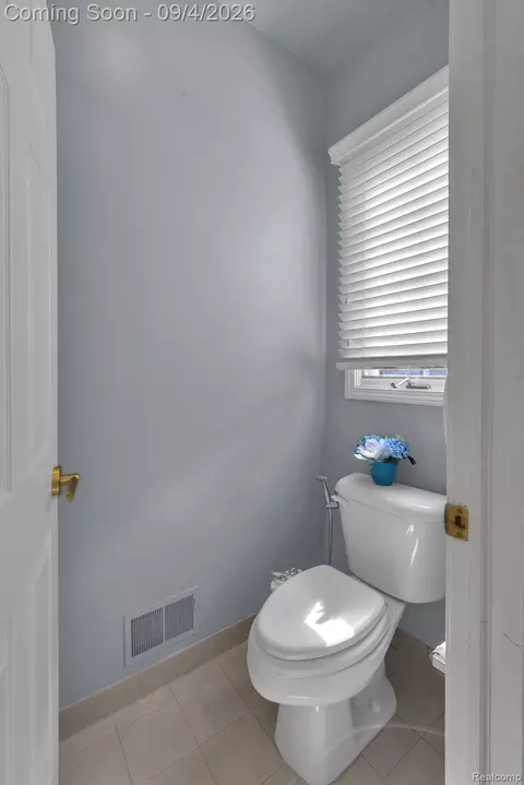 Bath - 50145 Tottenham Ct, Canton, MI 48187 photo 3 of 8