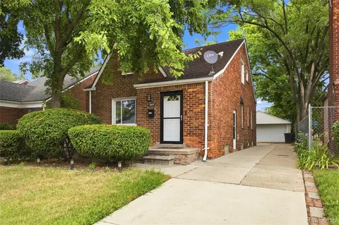 13526 Winthrop St, Detroit, MI 48227