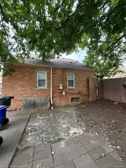 5256 Gateshead St, Grosse Pointe, MI 48236 photo 4
