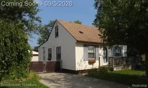 25620 Hudson St, Roseville, MI 48066