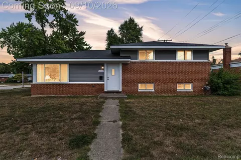 34340 Tomahawk Dr, Westland, MI 48185