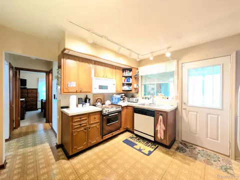 Kitchen - 4203 Gregor St, Mount Morris, MI 48458 photo 1 of 2