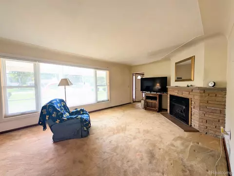 Living - 4203 Gregor St, Mount Morris, MI 48458 photo 2 of 3