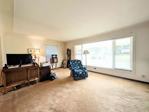 Living - 4203 Gregor St, Mount Morris, MI 48458 photo 3 of 3