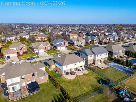 View/Area - 19330 Middle Branch Dr, Macomb, MI 48044 photo 3 of 7