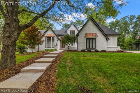 4335 Echo Rd, Bloomfield Township, MI 48302