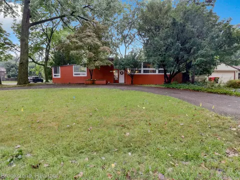 19741 Mahon St, Southfield, MI 48075