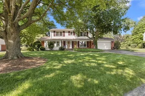 2632 Kopson Ct, Bloomfield Hills, MI 48304