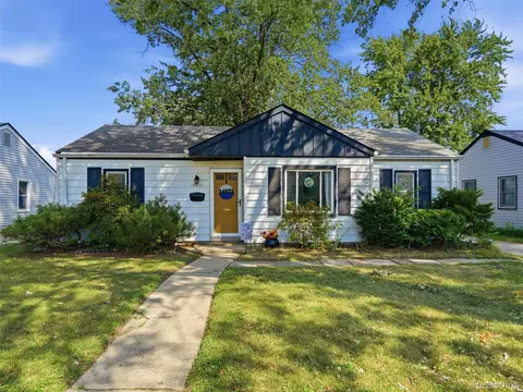14921 Irene St, Southgate, MI 48195