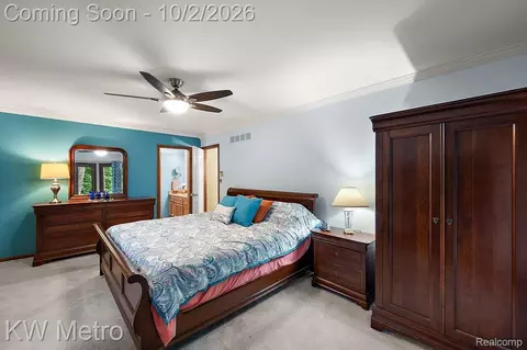 Bedroom - 294 Miracle Dr, Troy, MI 48084 photo 2 of 7