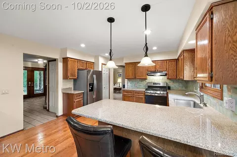 Kitchen - 294 Miracle Dr, Troy, MI 48084 photo 1 of 2