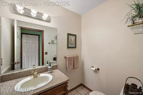 Bath - 294 Miracle Dr, Troy, MI 48084 photo 1 of 5
