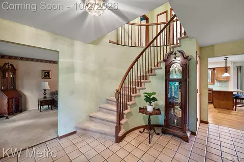 Entry Way - 294 Miracle Dr, Troy, MI 48084 photo 2 of 3