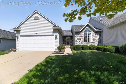 753 Challenging Trl, South Lyon, MI 48178