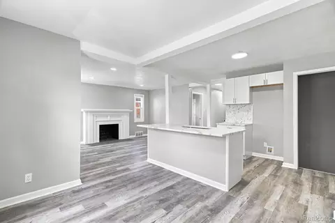 Entry Way - 5515 E Outer Dr, Detroit, MI 48234 photo 1 of 2