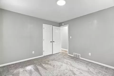 Bedroom - 5515 E Outer Dr, Detroit, MI 48234 photo 6 of 6