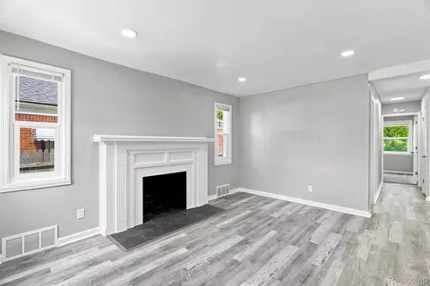 Living - 5515 E Outer Dr, Detroit, MI 48234 photo 1 of 4
