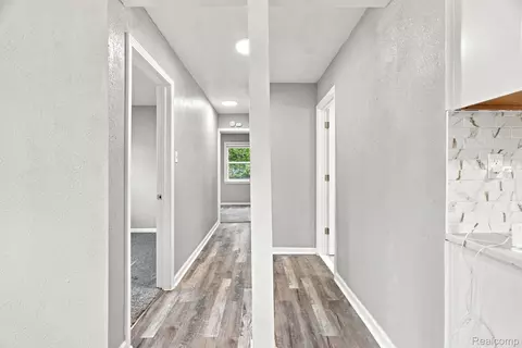 Entry Way - 5515 E Outer Dr, Detroit, MI 48234 photo 2 of 2