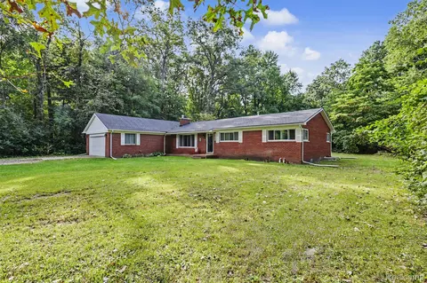 45223 Wear Rd, Sumpter, MI 48111