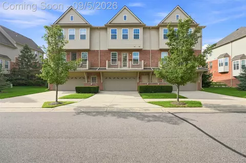 56685 Long Island Dr, Shelby Township, MI 48316