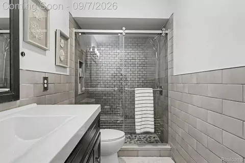 Bath - 214 Robert Ct, Canton, MI 48188 photo 5 of 6