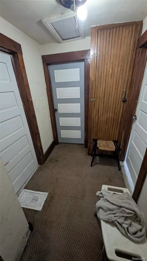 Entry Way - 420 Columbia St, Algonac, MI 48001 photo 10 of 12
