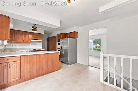 Kitchen - 37582 Whitney Dr, Wayne, MI 48184 photo 2 of 3