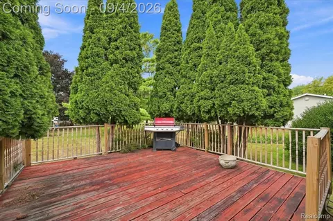 Exterior - 37582 Whitney Dr, Wayne, MI 48184 photo 1 of 2