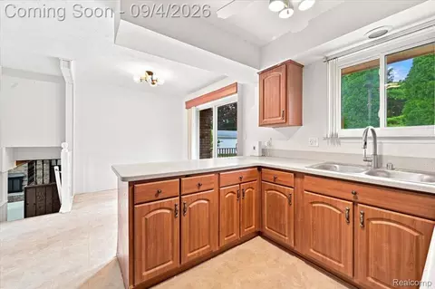 Kitchen - 37582 Whitney Dr, Wayne, MI 48184 photo 3 of 3