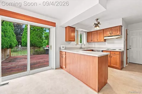 Kitchen - 37582 Whitney Dr, Wayne, MI 48184 photo 1 of 3