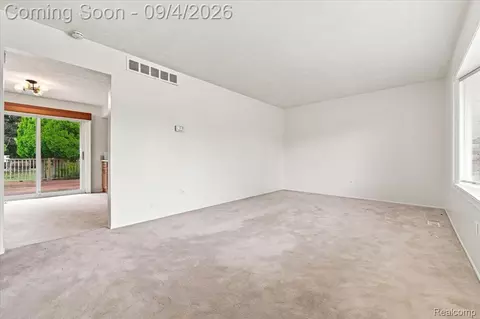 Living - 37582 Whitney Dr, Wayne, MI 48184 photo 1 of 2
