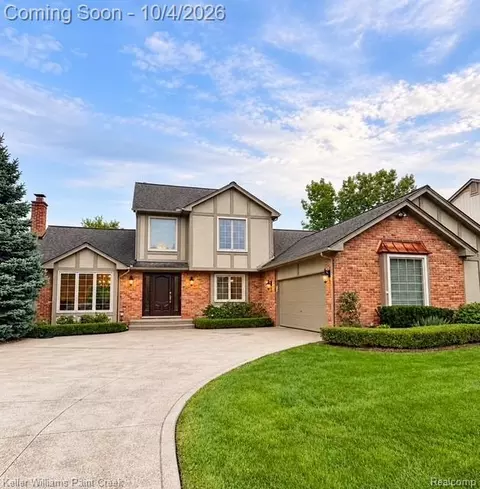 1066 Grandview Dr, Rochester Hills, MI 48306