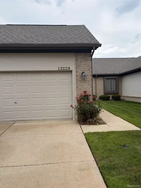 13229 Highland Cir #51, Sterling Heights, MI 48312