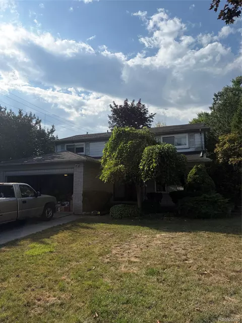 18175 Maryland Dr, Southfield, MI 48075