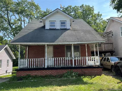 38 N Midland Dr, Pontiac, MI 48342