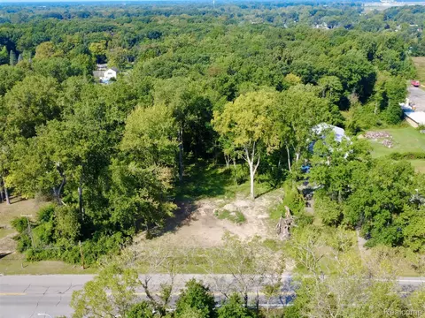 16068 Middlebelt Rd, Romulus, MI 48174 photo 5