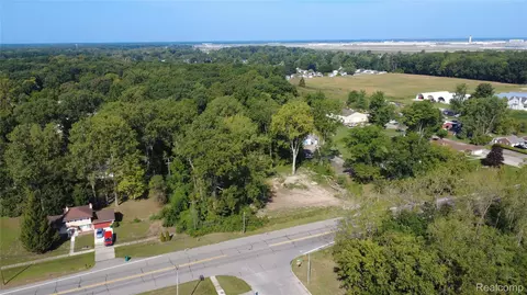 16068 Middlebelt Rd, Romulus, MI 48174 photo 3