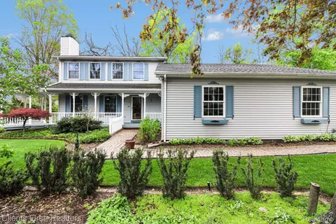 259 Wing Ct, Northville, MI 48167