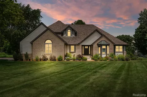 55550 Lee Rd, Lyon, MI 48165