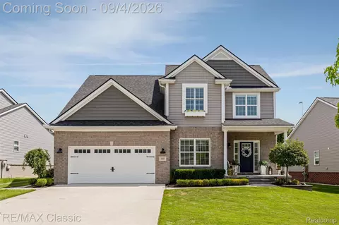 860 N Mill St, South Lyon, MI 48178