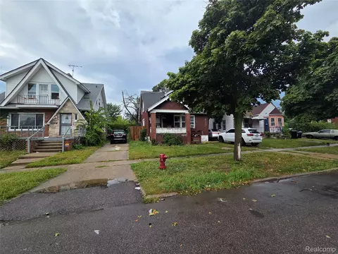 10360 Crocuslawn St, Detroit, MI 48204