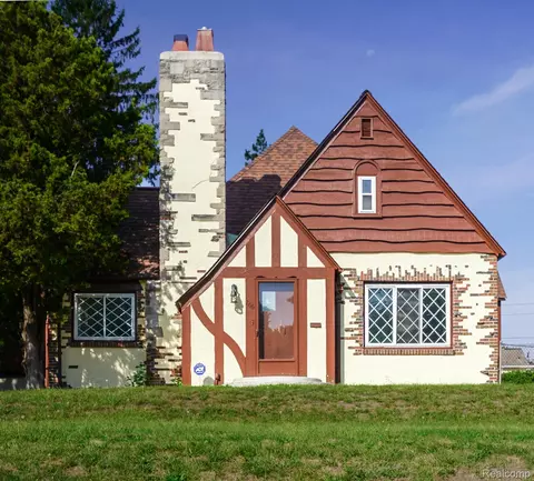 260 Cherokee Rd, Pontiac, MI 48341
