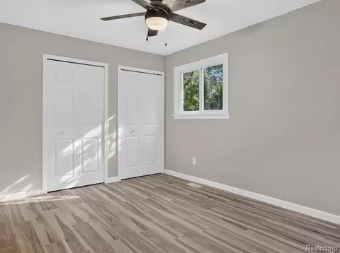 Bedroom - 8564 Windsor Ct, Superior, MI 48198 photo 3 of 9