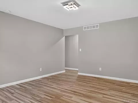 Living - 8564 Windsor Ct, Superior, MI 48198 photo 3 of 8