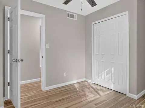 Bedroom - 8564 Windsor Ct, Superior, MI 48198 photo 5 of 9