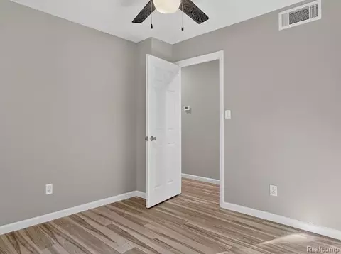 Bedroom - 8564 Windsor Ct, Superior, MI 48198 photo 6 of 9