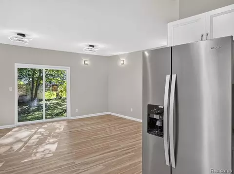 Living - 8564 Windsor Ct, Superior, MI 48198 photo 1 of 8