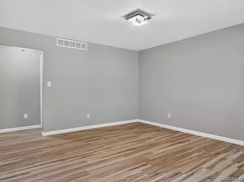 Living - 8564 Windsor Ct, Superior, MI 48198 photo 2 of 8